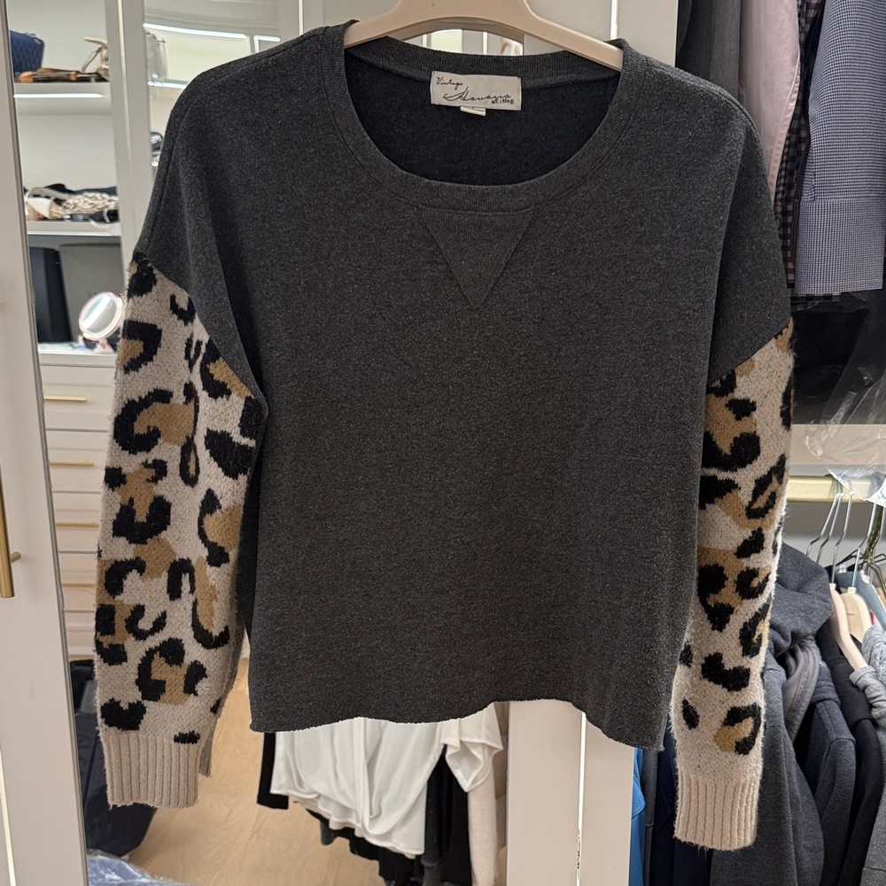Vintage Havana Gray Sweater with Leopard Print Sleeves